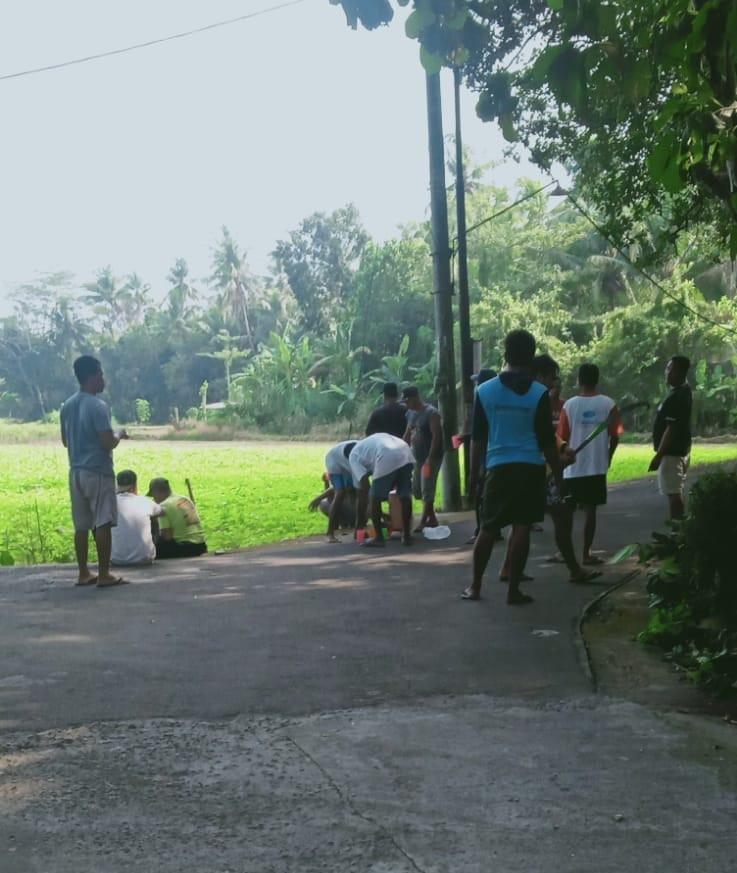 Kerja bakti warga Jeronan