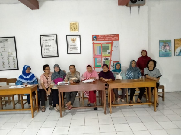 Seksi Pendididikan, kegiatan pertemuan kader posyandu di padukuhan Gempol