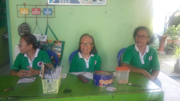 seksi lingkungan, kegiatan bank sampah apel di Perumnas Padukuhan Gempol