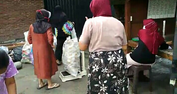 Seksi Lingkungan, Kegiatan bank sampah gorongan lestari rw 20 dan rw 21 padukuhan ngringin 