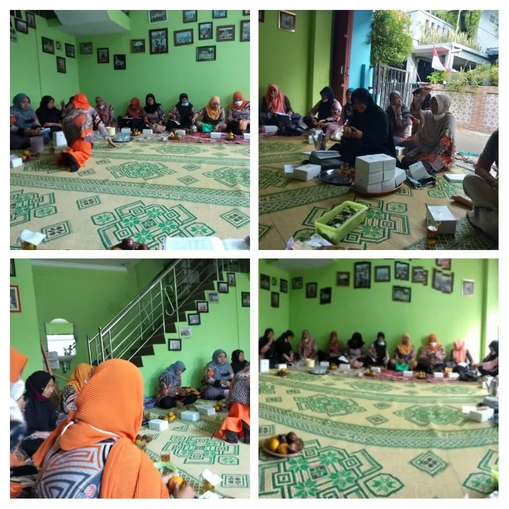 Pertemuan PKK Padukuhan Gandok  Tempat : Ibu Gandung RW 63 Gandok