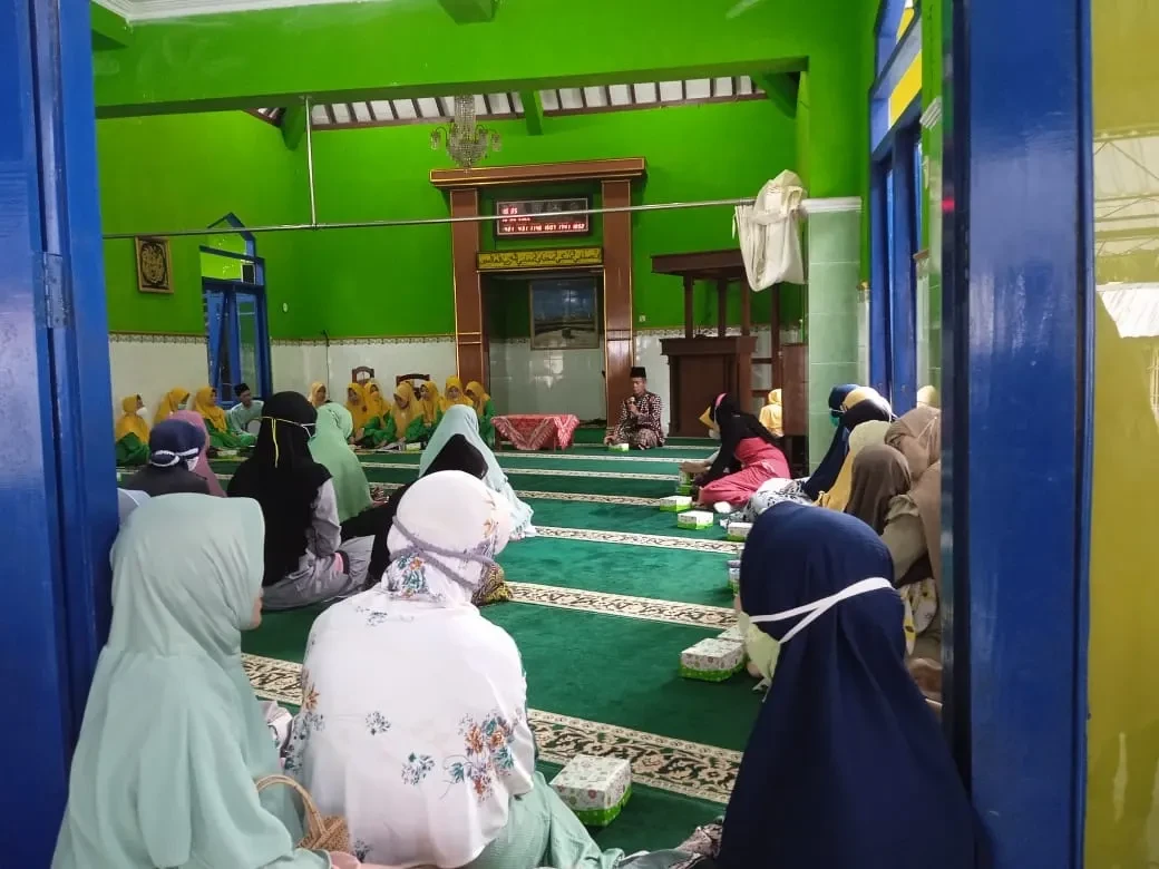 Pengajian rutin ibu2 dan remaja putri di Padukuhan Tiyasan