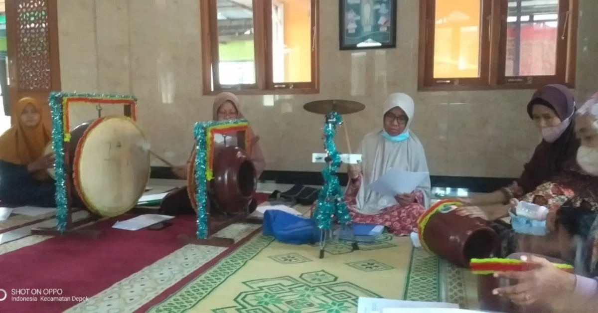 Latihan rutin Hadroh Assalamah Mancasan Kidul Dero