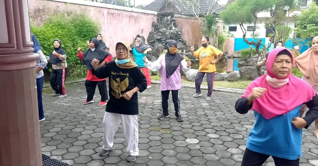 Kegiatan yandu lansia RW 60 PADUKUHAN JOHO