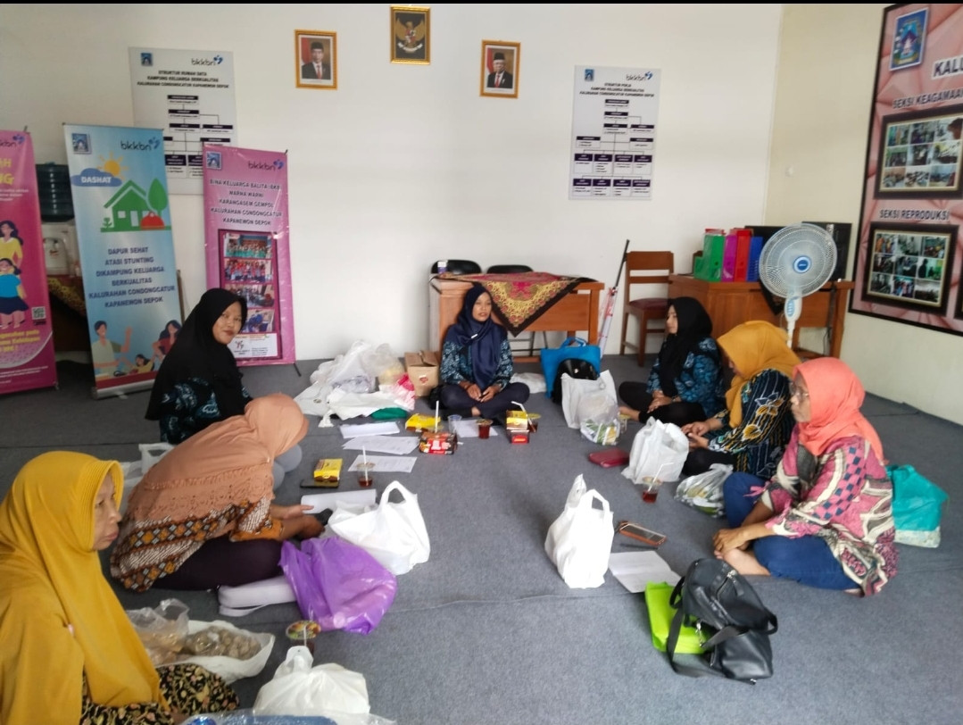 Pertemuan rutin UPPKA 17 ( Usaha Peningkatan Pendapatan Keluarga Akseptor)