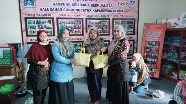 Dapur Sehat Atasi Stunting (DASHAT) Pemberian PMT pada Baduta