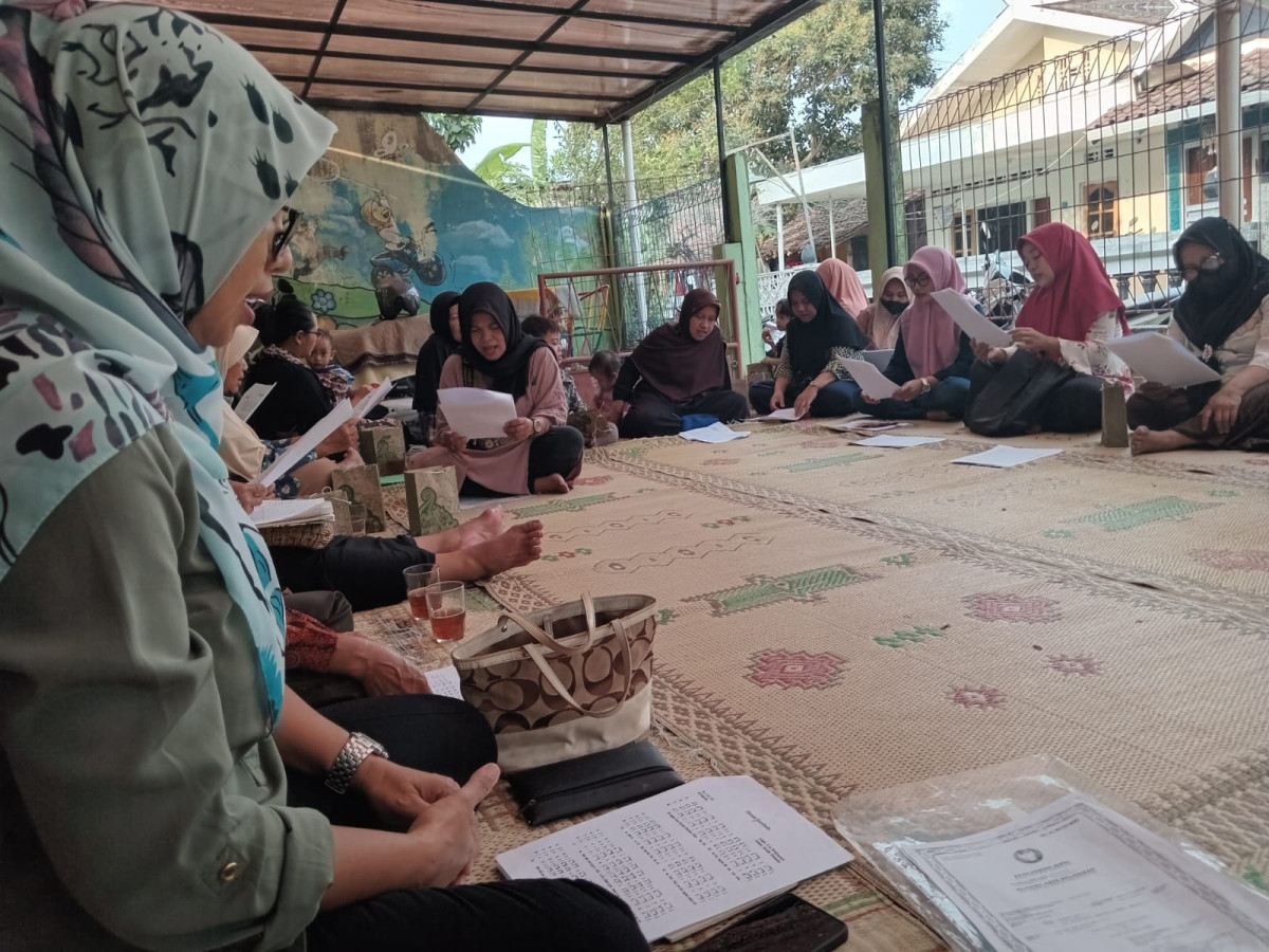 Pertemuan Rutin PKK  RT.02 RW.52 Pohruboh Padukuhan Pikgondang