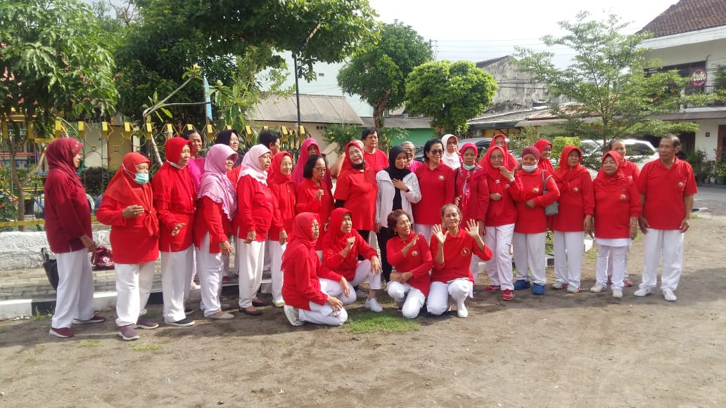 Senam tera atau senam lansia di wilayah PKK RW 22