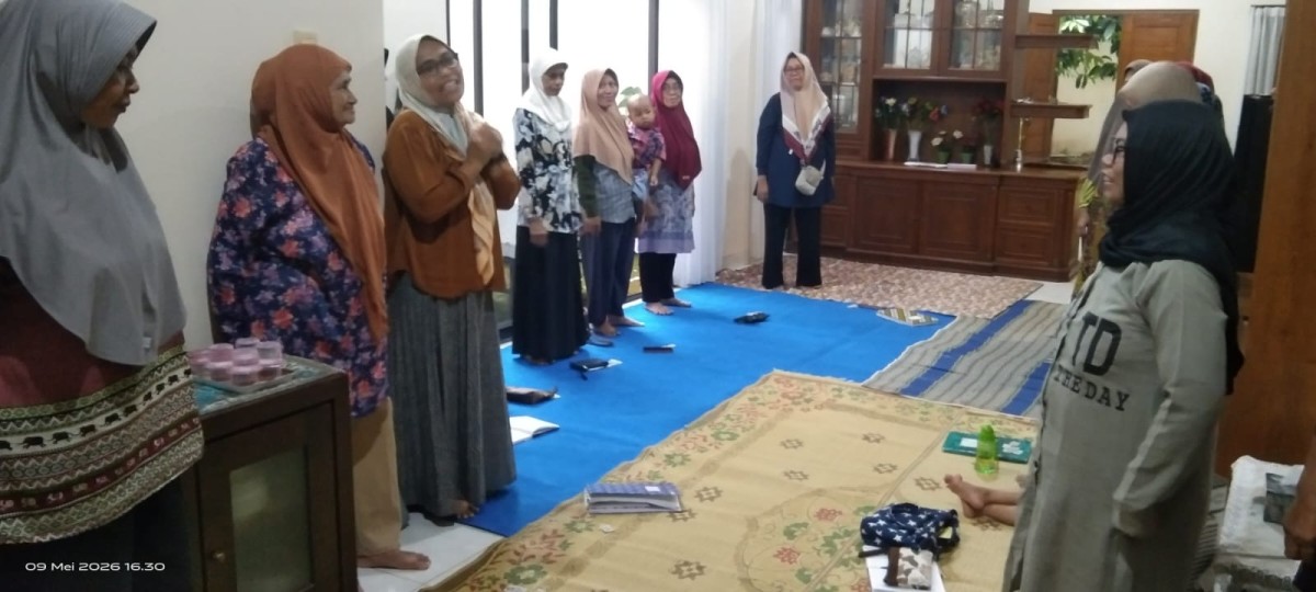 Pertemuan dan Arisan ibu ibu Dawis Brotowali RT 08 RW 45 Padukuhan Kayen