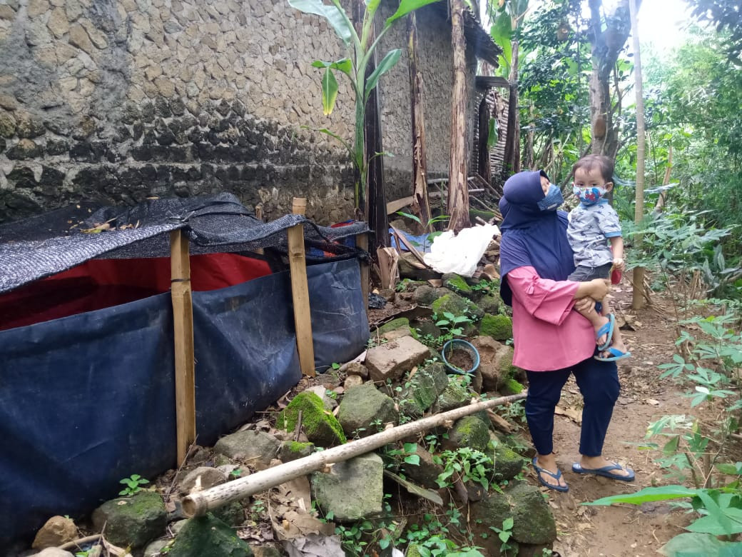 Ketahanan pangan keluarga berupa budidaya ikan lele di Kalinongko Lor