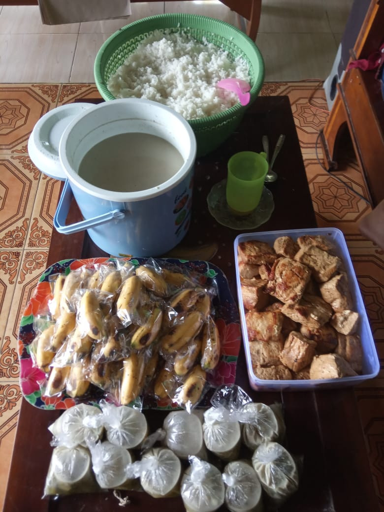 DASHAT (Dapur Sehat Atasi Stunting) berupa pemberian PMT kpd balita di Posyandu Pepaya, Padukuhan Kalinongko Lor