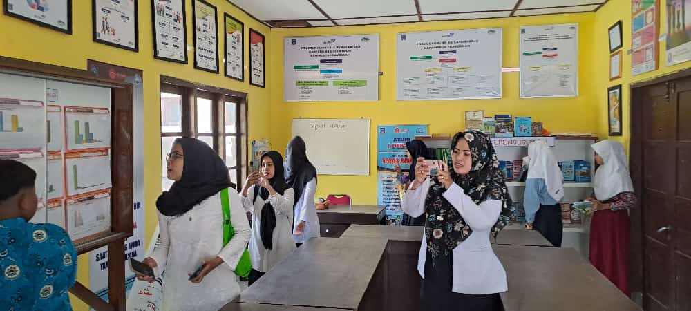 Kunjungan Siswa SMP N 3 Prambanan ke Rumah Data Kependudukan Kalurahan Gayamharjo