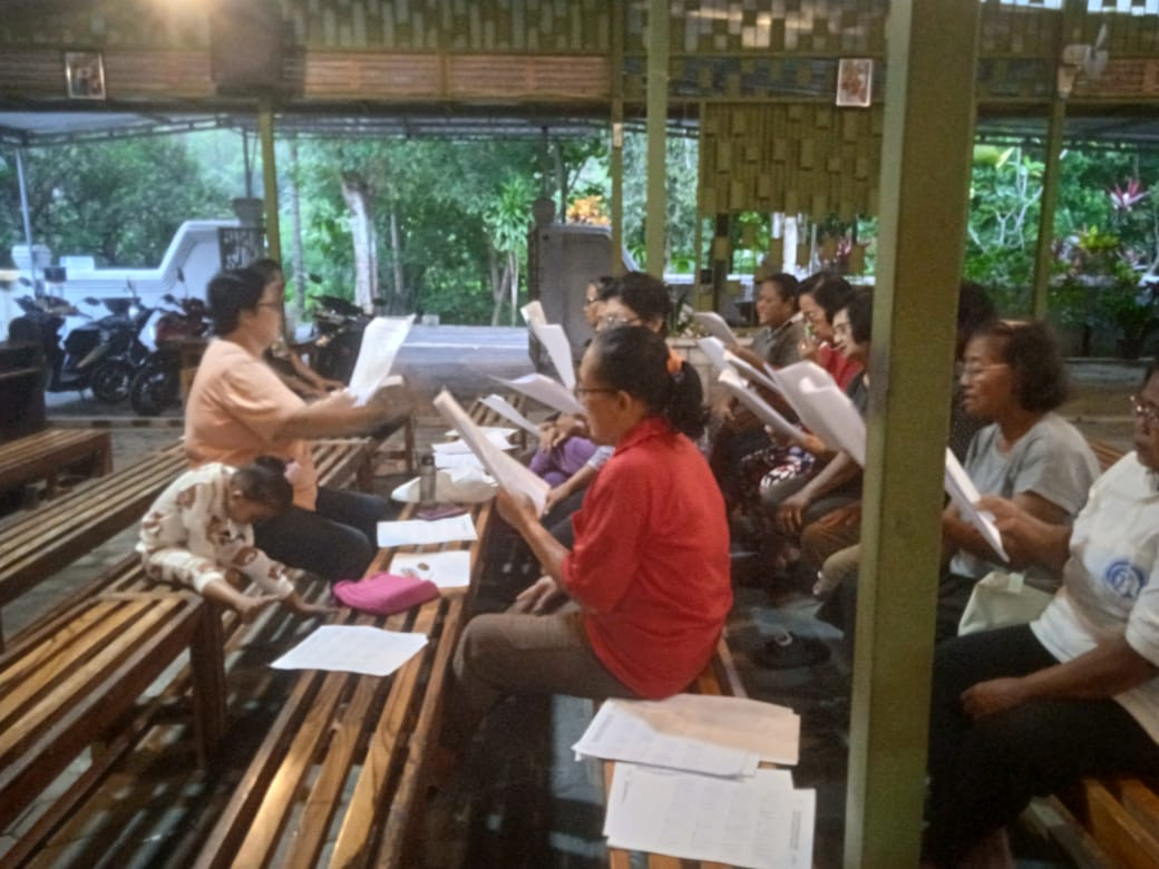 Latihan Koor di gereja marganingsih padukuhan Jali