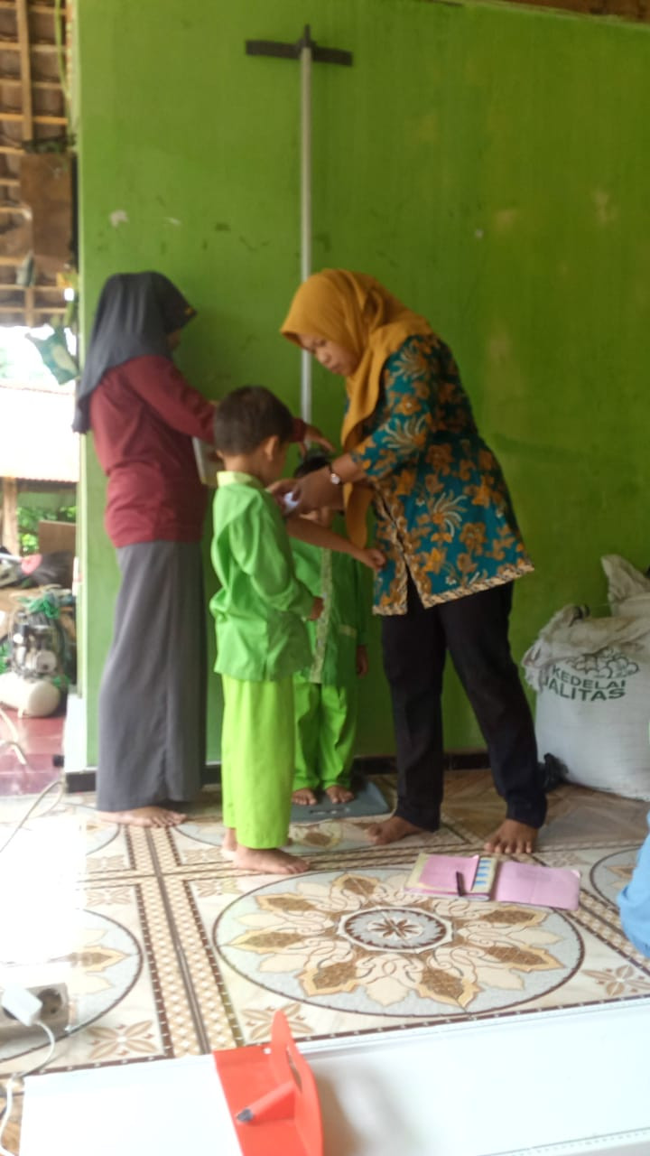 kegiatan posyandu padukuhan nawung