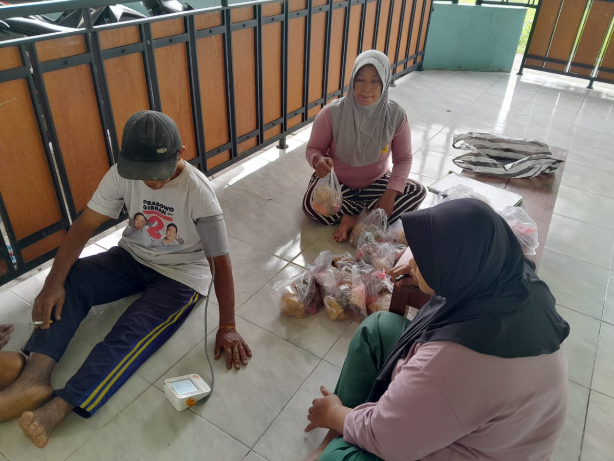 Kegiatan posyandu lansia dusun watugudek kalinongko kidul