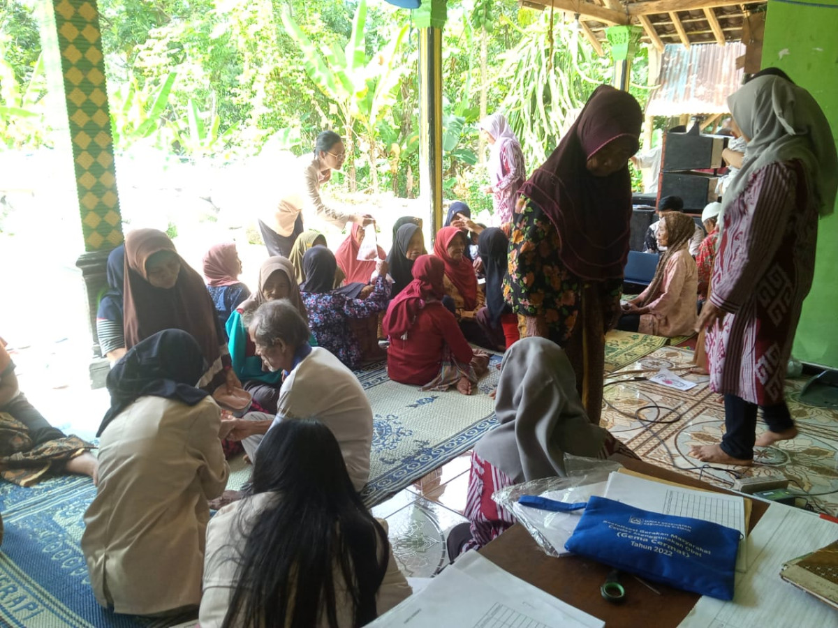 kegiatan posyandu lansia padukuhan nawung