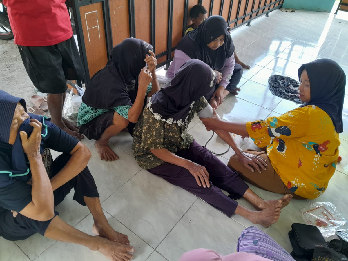 Kegiatan posyandu lansia dusun watugudek kalinongko kidul