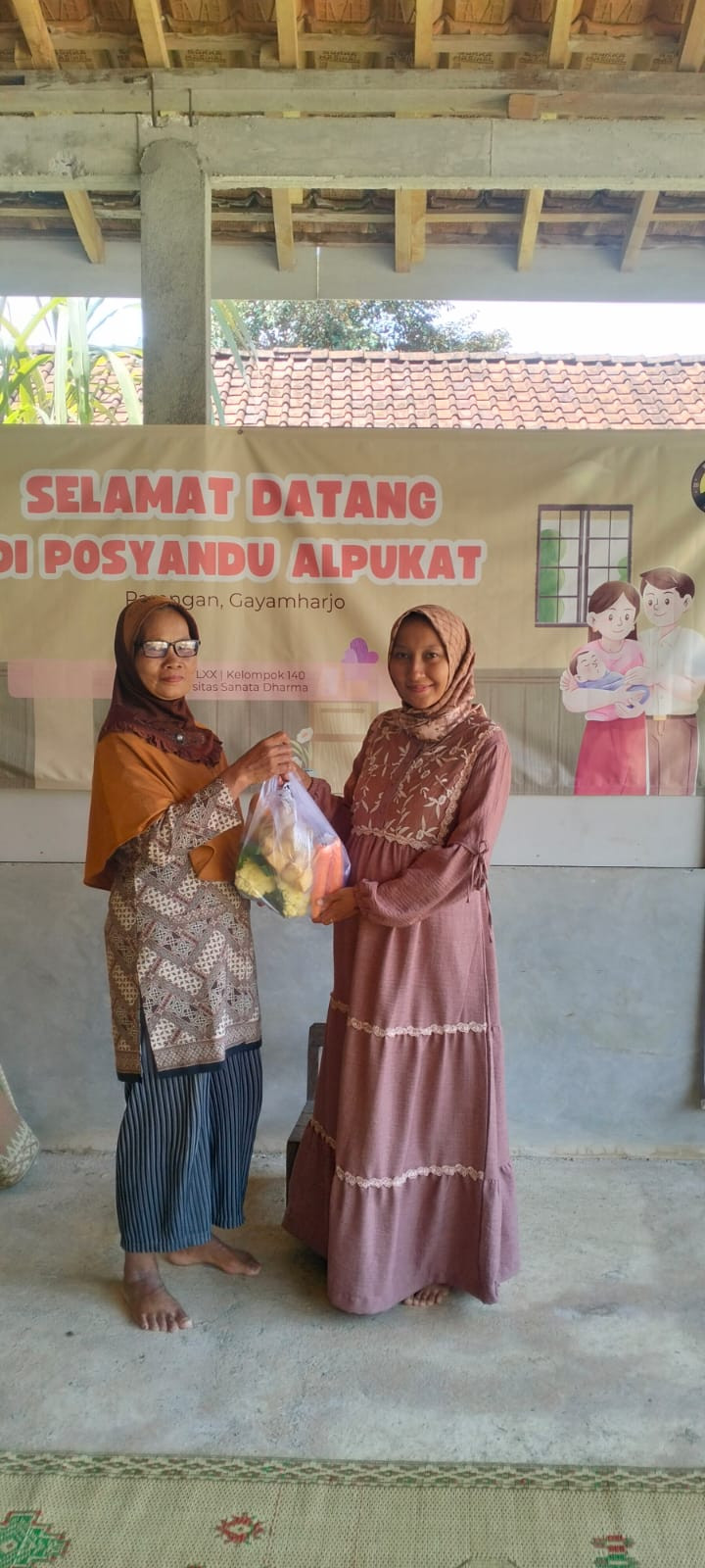 PEMBERIAN PMT BUMIL DUSUN PARANGAN PADUKUHAN GAYAM