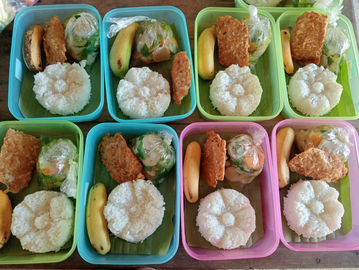 DASHAT (DAPUR SEHAT ATASI STUNTING) POSYANDU ALPUKAT PARANGAN  PADUKUHAN GAYAM