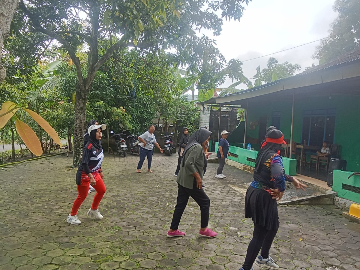 kegiatan senam padukuhan jontro