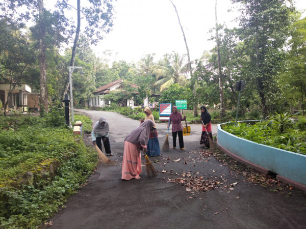 Jumat Bersih RT 03 RW 24 Dusun Sorasan