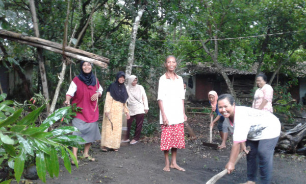 Kerja Bakti PKK Dasawisma Matahari 3 RT 4 Dusun Sorasan