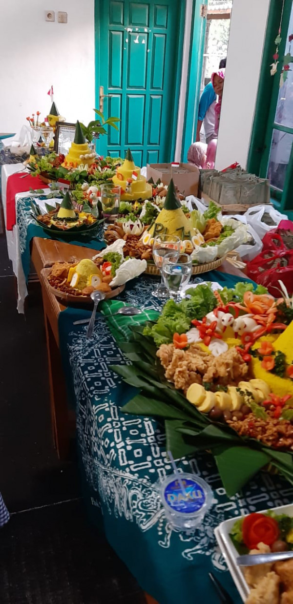 Lomba Tumpeng