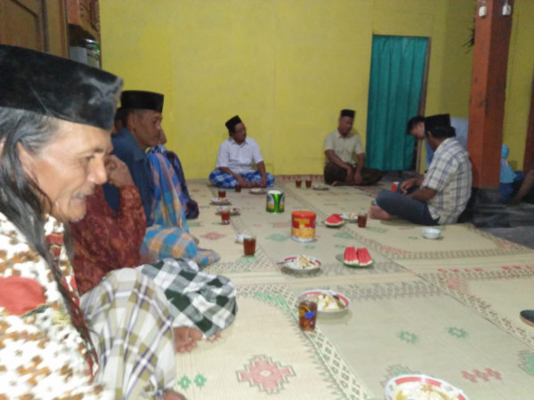 Aurotan malam jumat