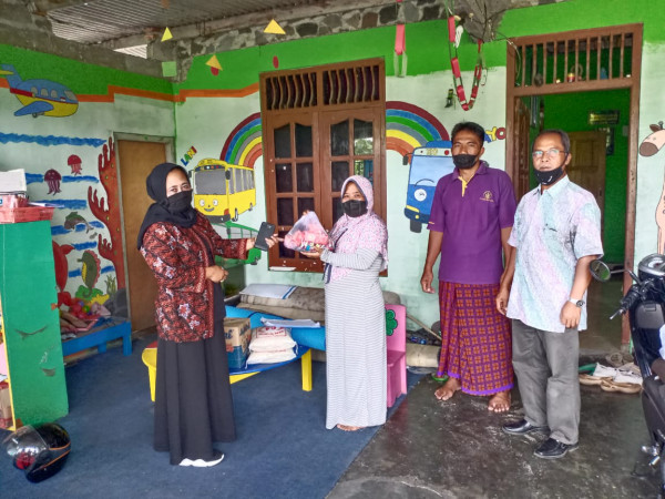 Pemberian Bantuan Covid-19 Kalurahan Bimomartani