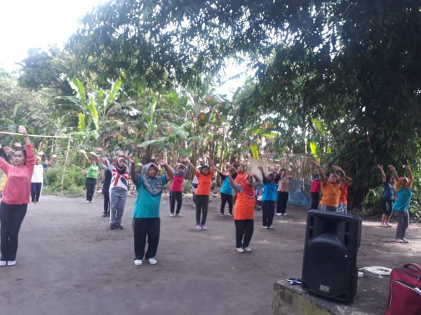 Kegiatan Senam Sehat di Dusun Koroulon Lor
