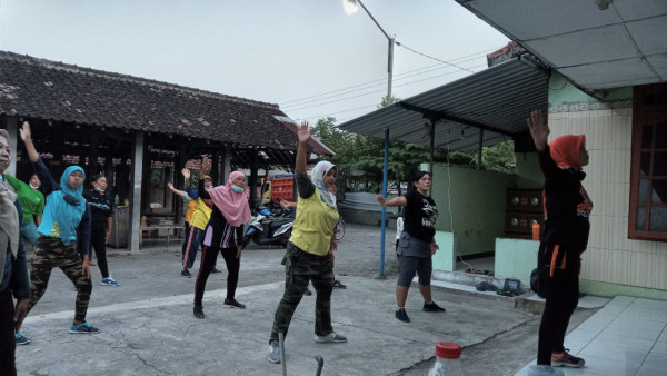 Kegiatan Senam Dusun Rogobangsan