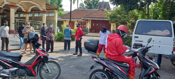 Penyemprotan Desinfektan Dusun Cokrogaten