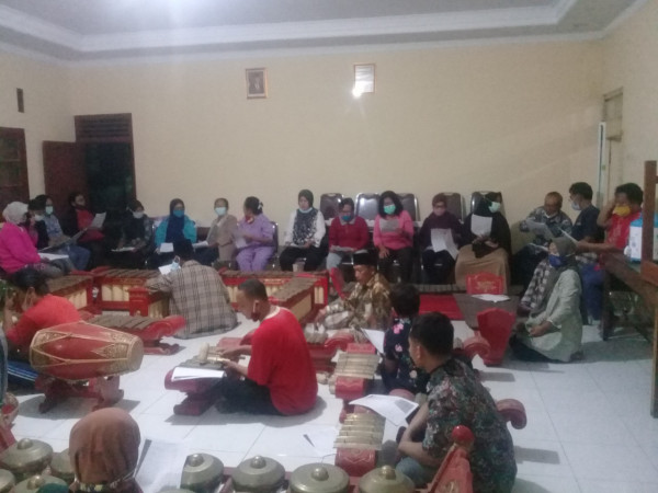 Latihan Karawitan dusun Koroulon Kidul