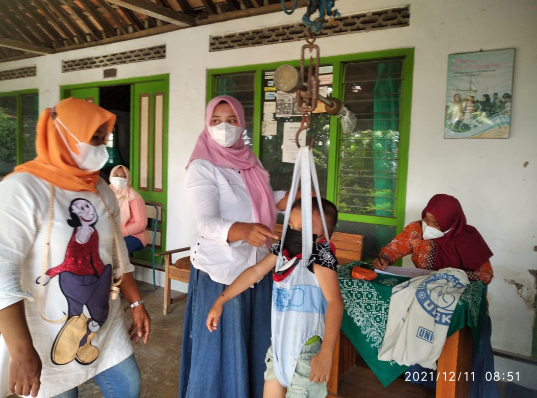 👨‍👩‍👧‍👧