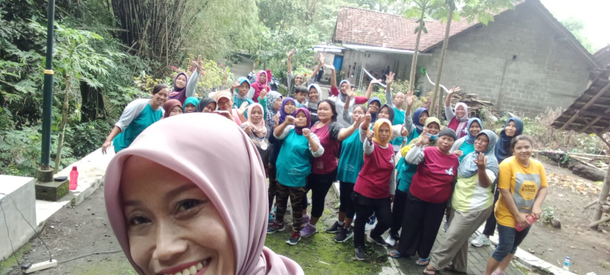 senam rutin pinggir kali opak rogobangsan