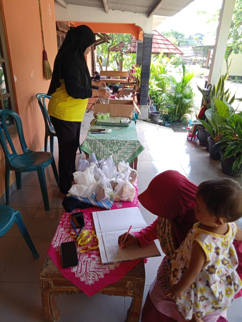 PMT dan daftar hadir