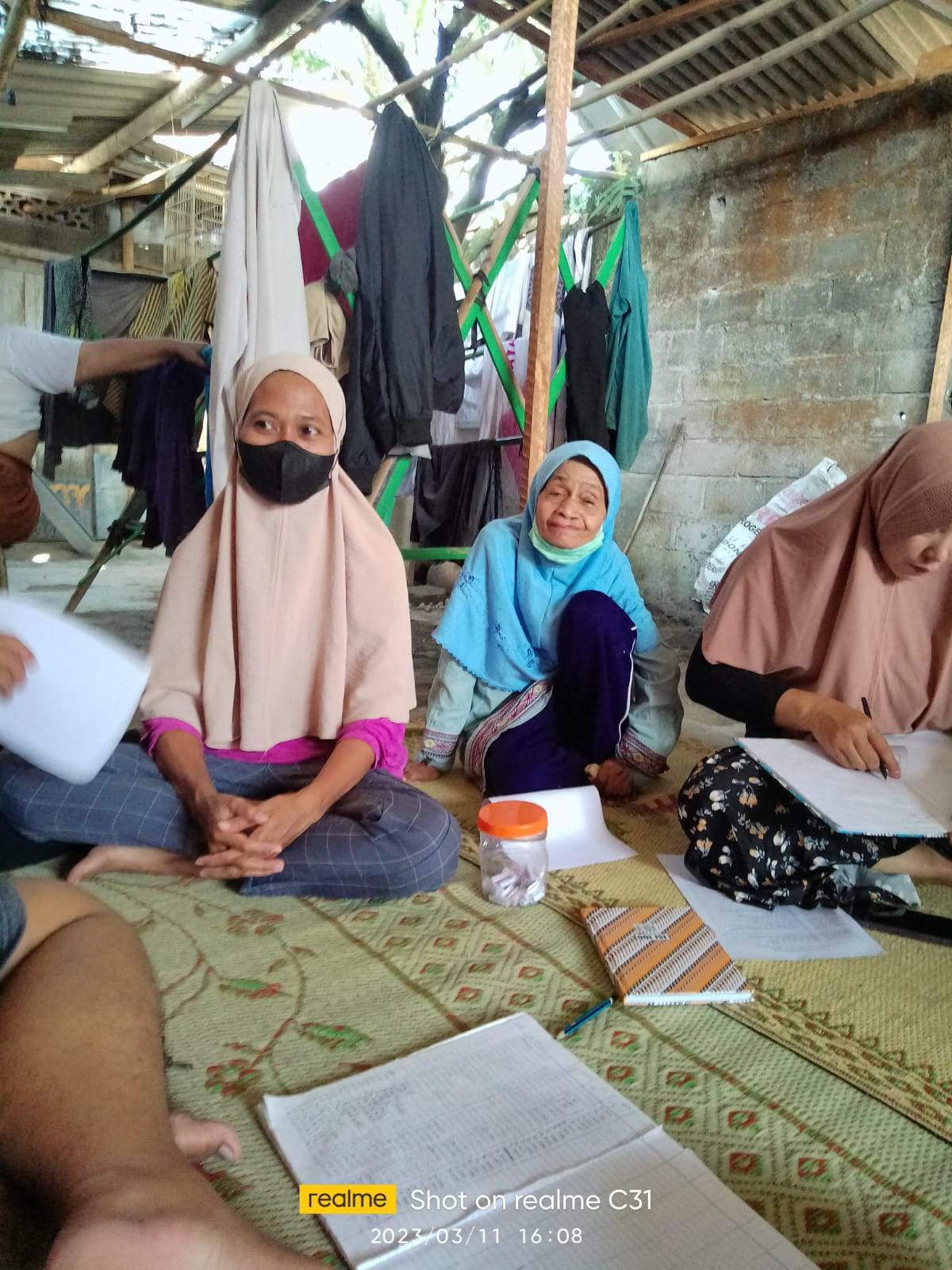 Pertemuan dasawisma melati 7 dan 8  RT 04 Rogobangsan