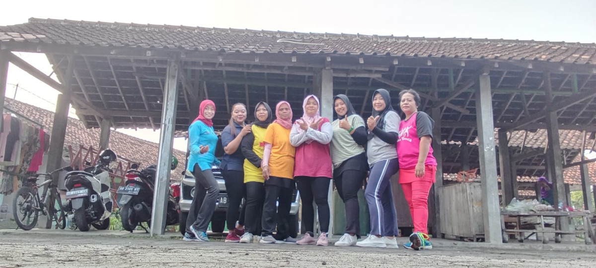 Senam Rutin RW04 Rogobangsan