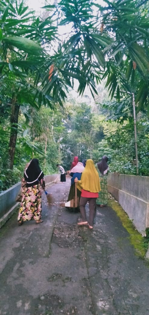 Minggu Bersih Rt 5 Sorasan