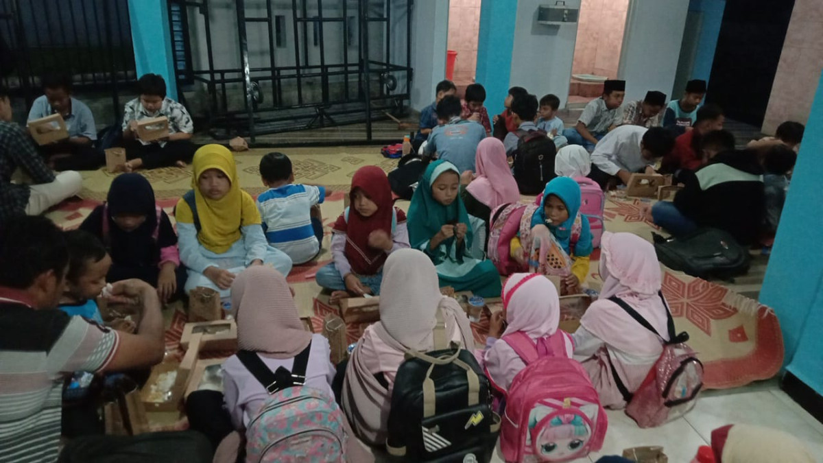 Kegiatan Buka bersama TPA Al hidayah Koroulon Kidul