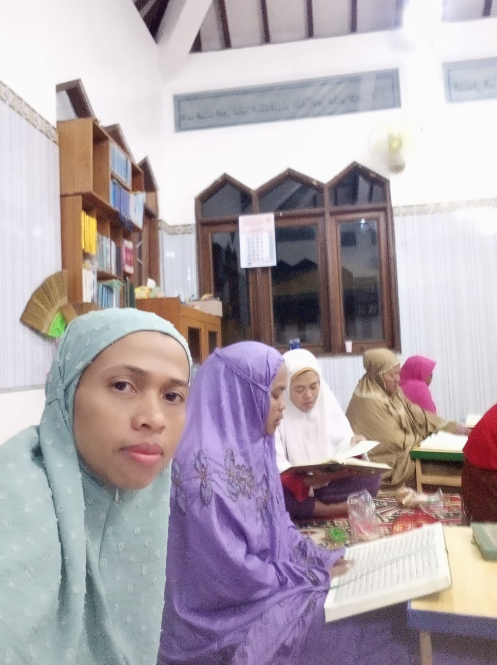 Tadarusan di masjid At Taubah Rogobangsan