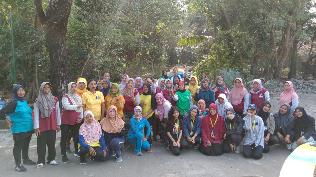 Senam rutin RW 04 Rogobangsan