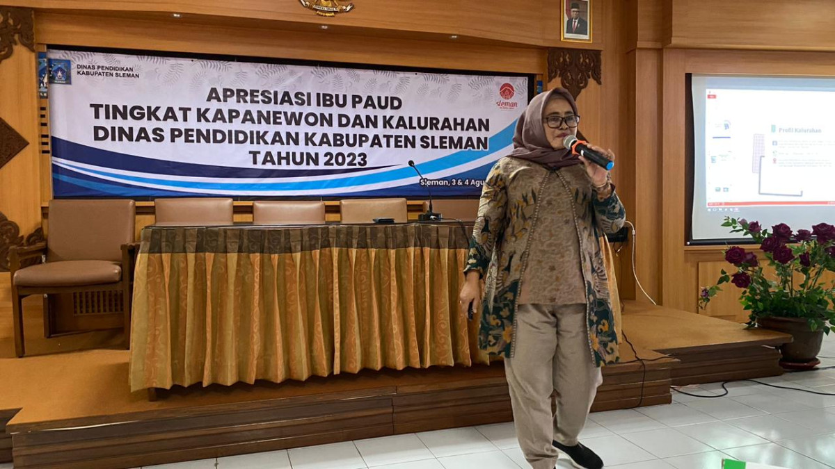 KEGIATAN LOMBA IBU PAUD YANG DIIKUTI OLEH LURAH BIMOMARTANI ( Ibu TUTIK WAHYUNINGSIH)