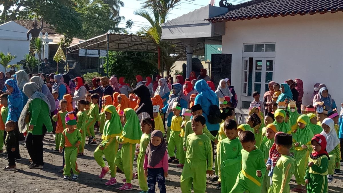 SENAM BERSAMA PAUD/SPS/ TK SE KALURAHAN BIMOMARTANI DALAM RANGKA GEBYAR PAUD
