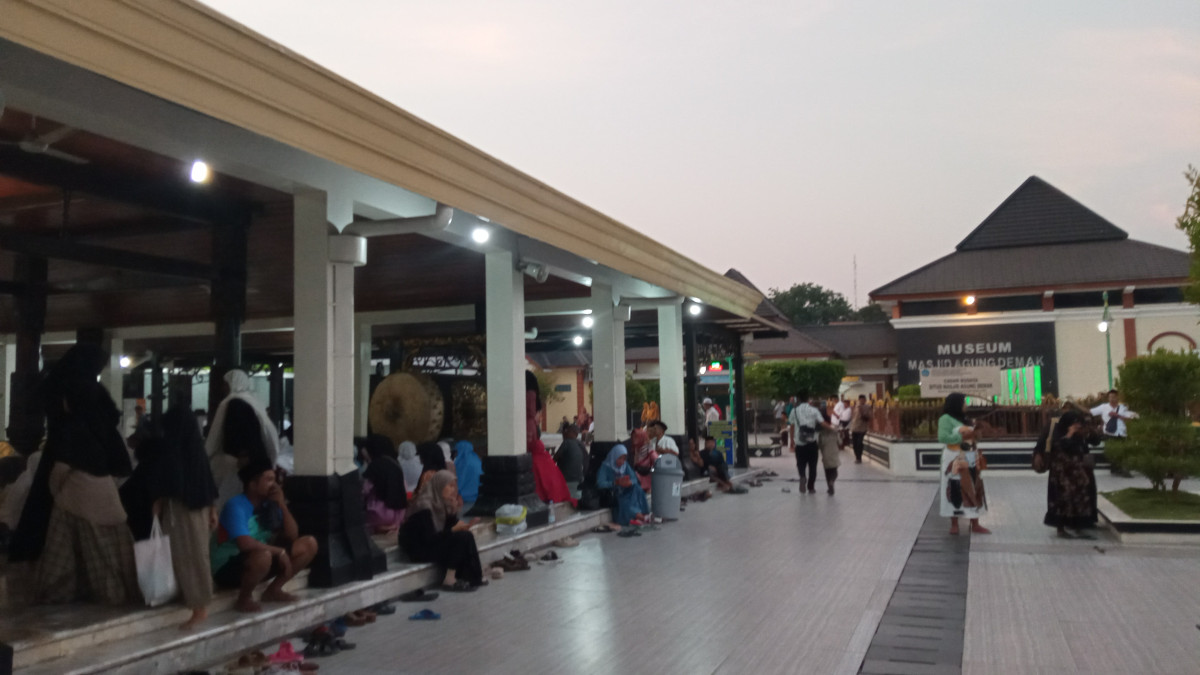 Ziarah/wisata religi warga cokrogaten