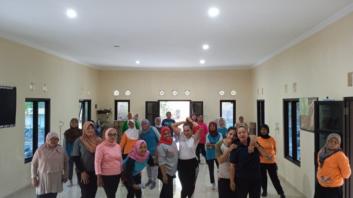 Senam rutin RW 04 Rogobangsan