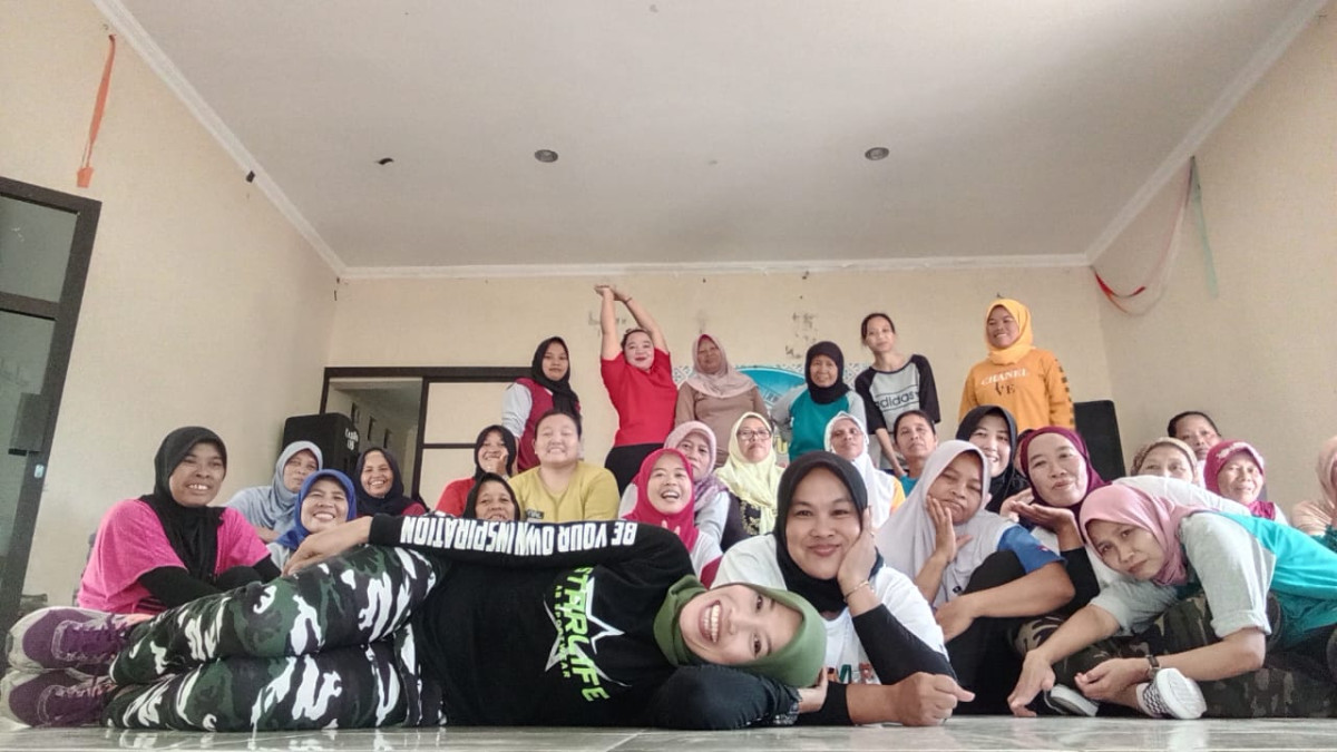 Senam rutin RW 04 Rogobangsan