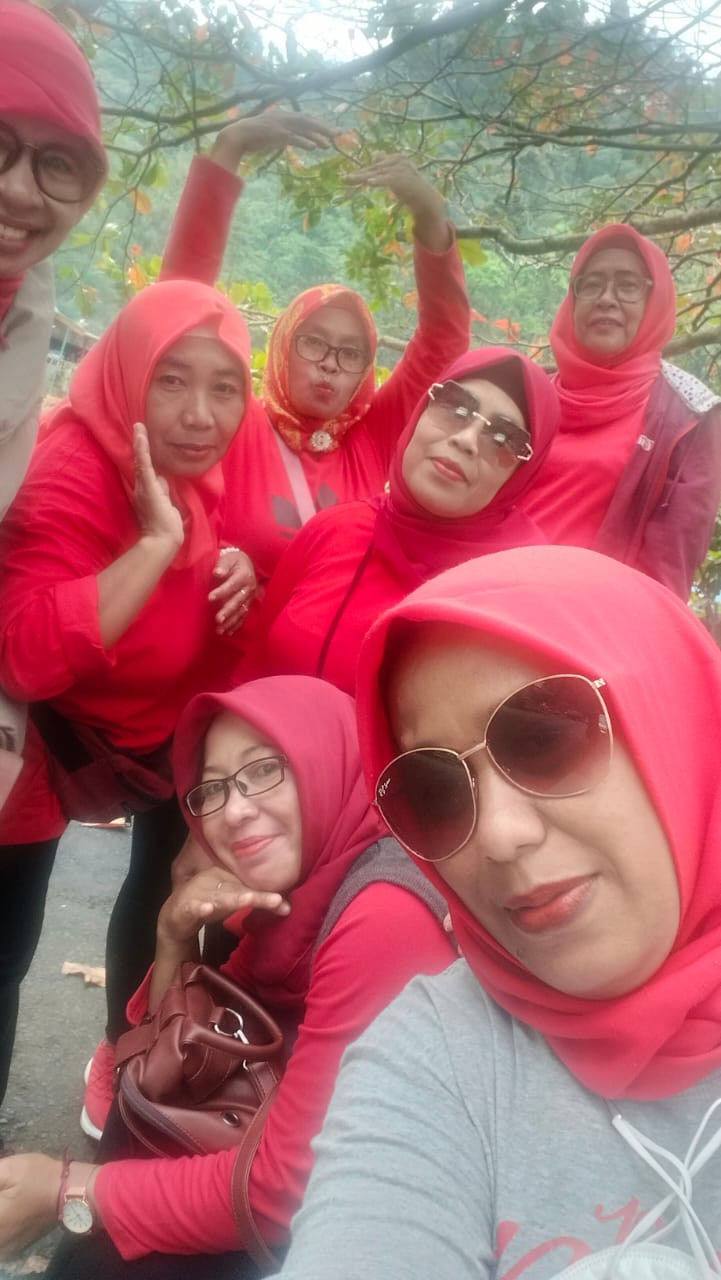 Senam ibu ibu klewonan