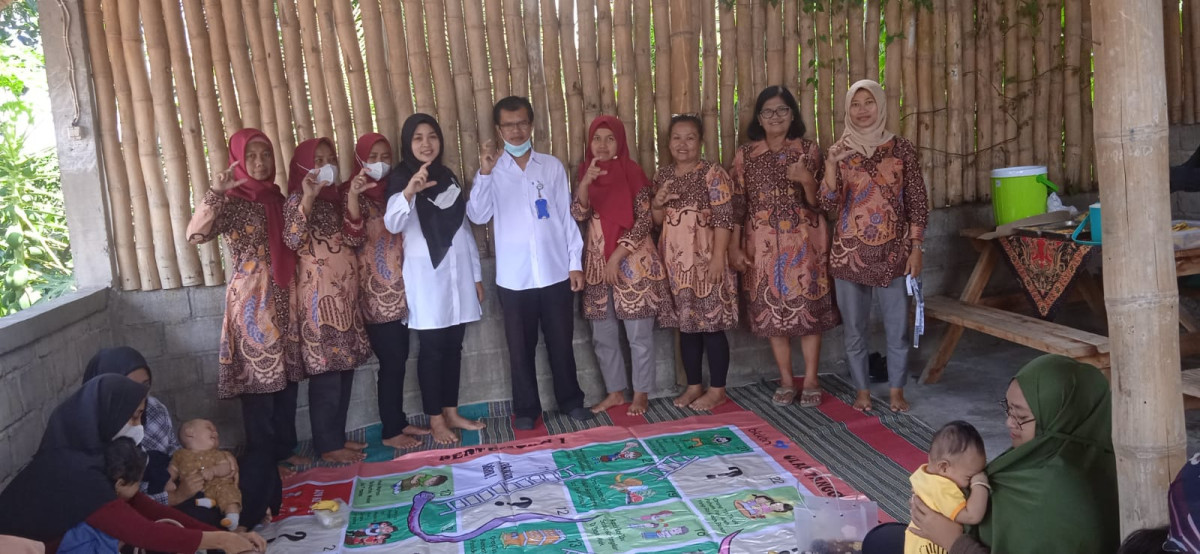 Kader bersama perwakilan dari puskesmas