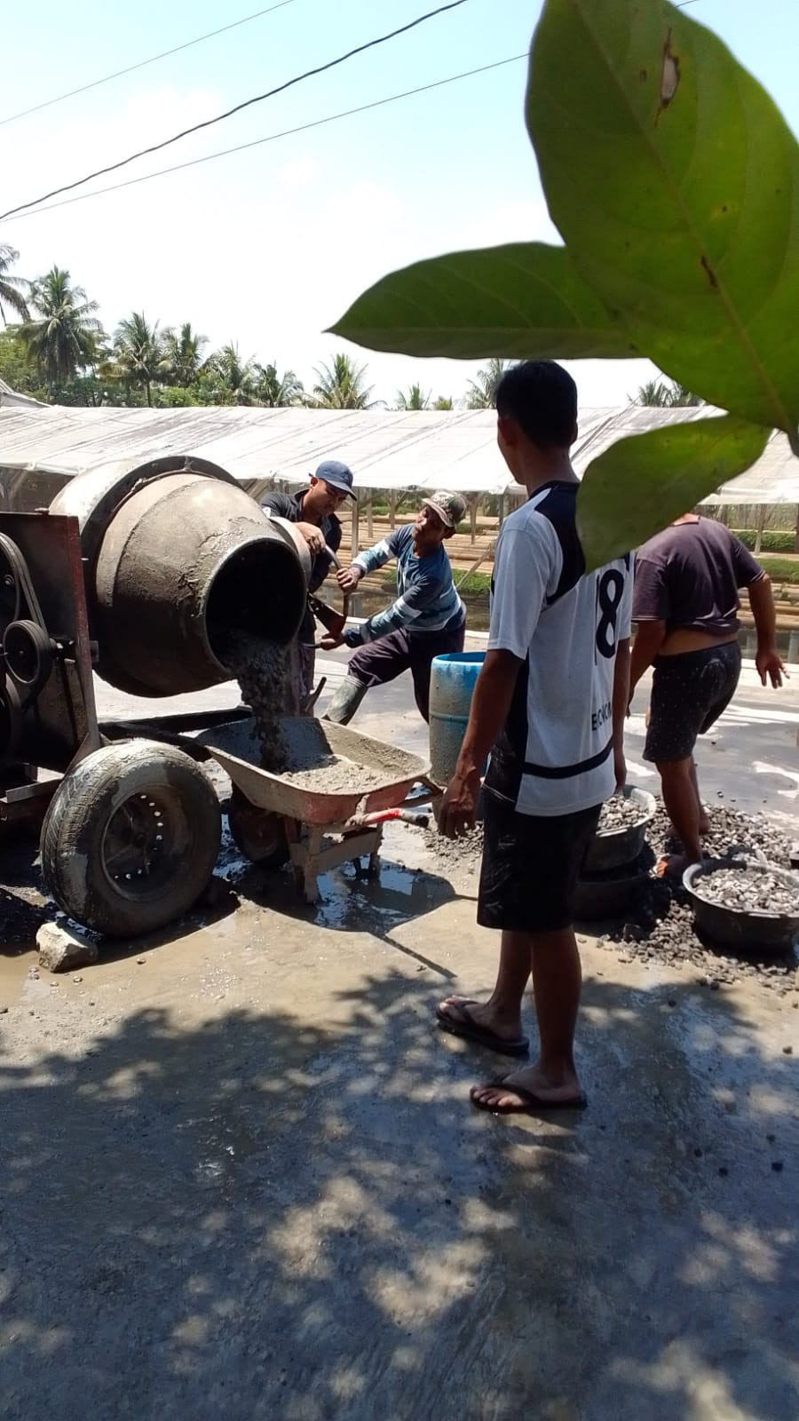 Gotong royong RT 02 kragilan